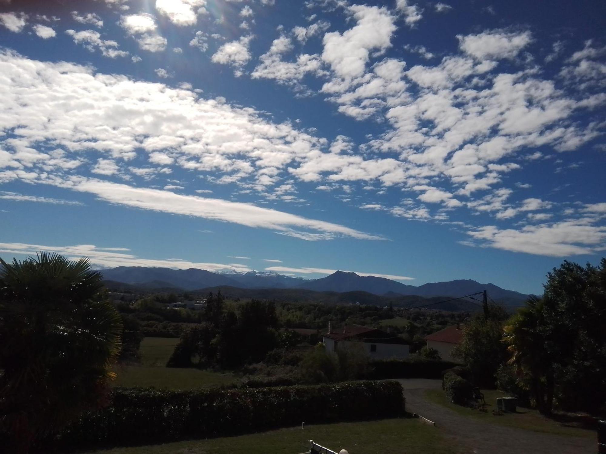 Pyrenees Vue Gite - Vues Fantastique, Parking Gratuit Sur Place & Piscine 생고뎅 외부 사진