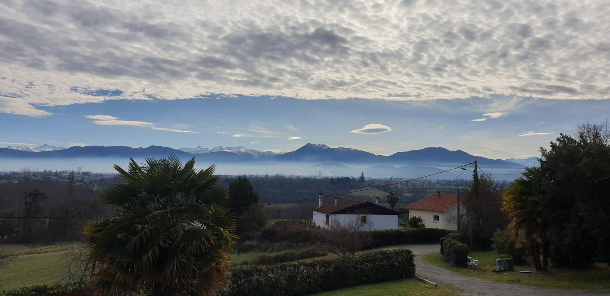Pyrenees Vue Gite - Vues Fantastique, Parking Gratuit Sur Place & Piscine 생고뎅 외부 사진